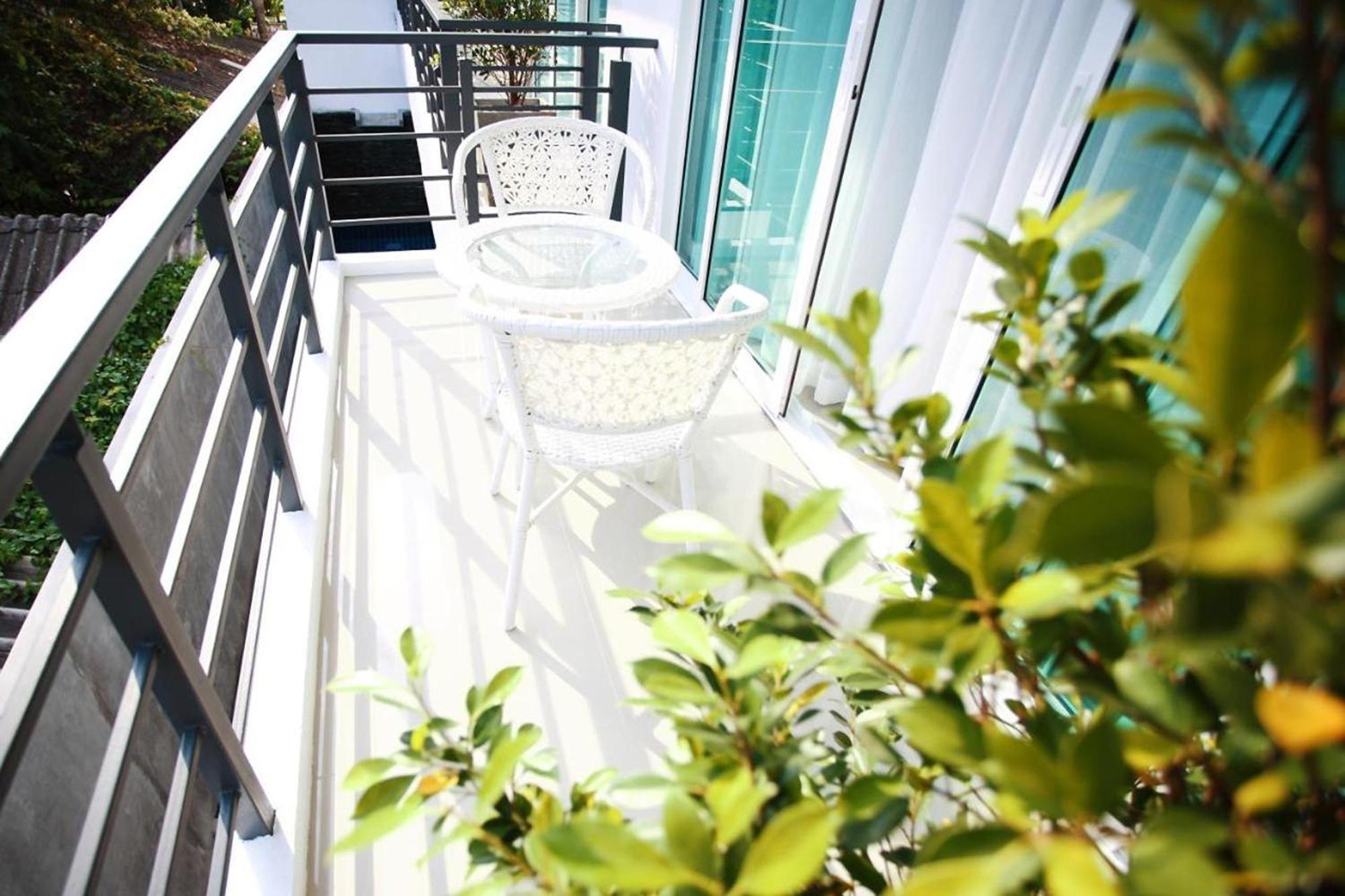 One World One Home Naiharn Hotel Rawai Exterior photo