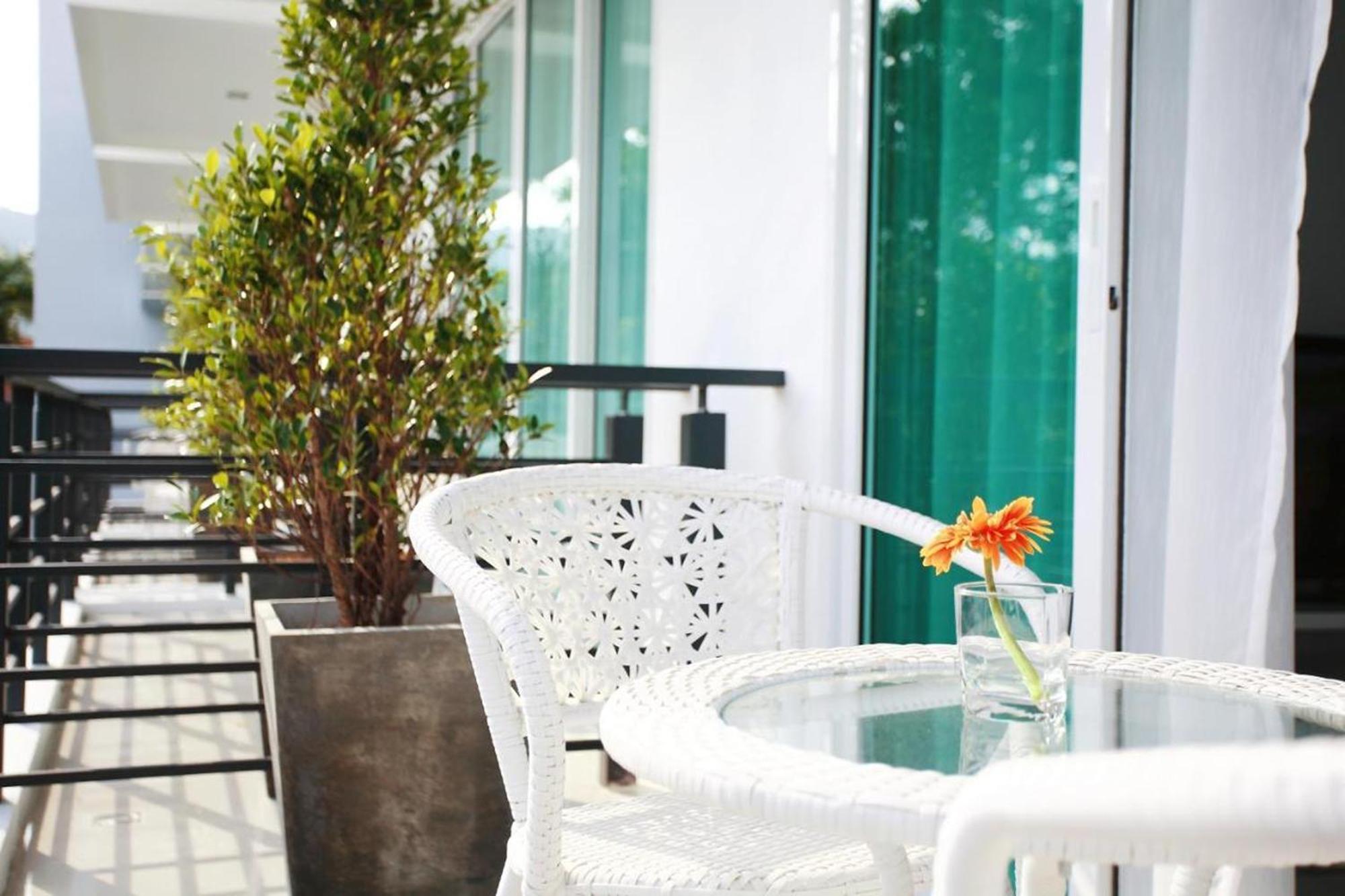 One World One Home Naiharn Hotel Rawai Exterior photo