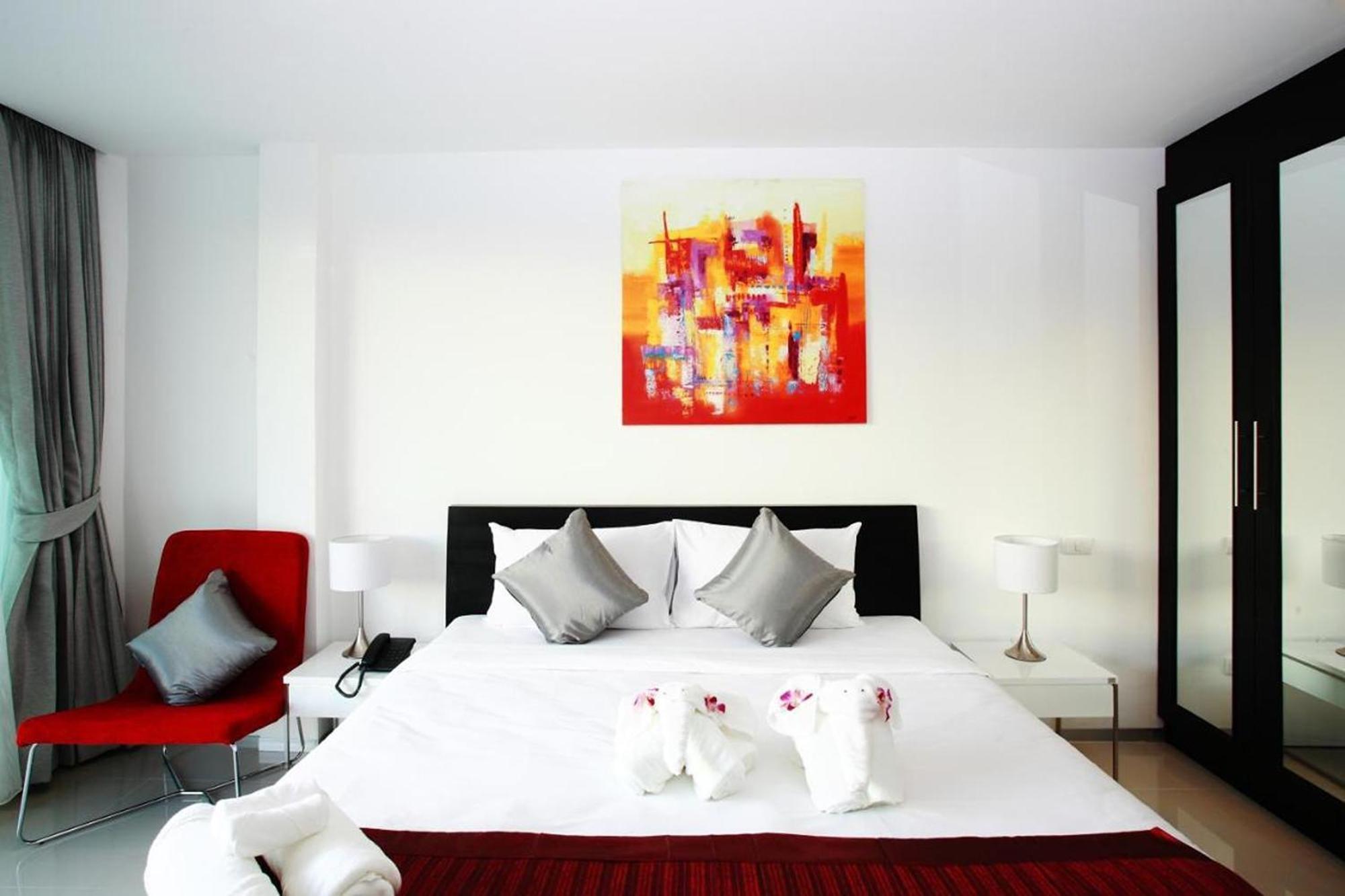 One World One Home Naiharn Hotel Rawai Exterior photo