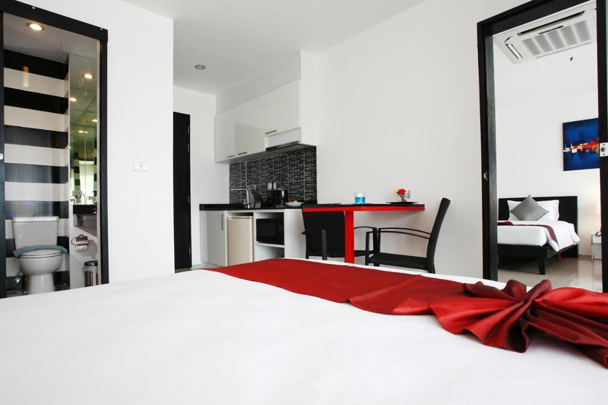 One World One Home Naiharn Hotel Rawai Exterior photo