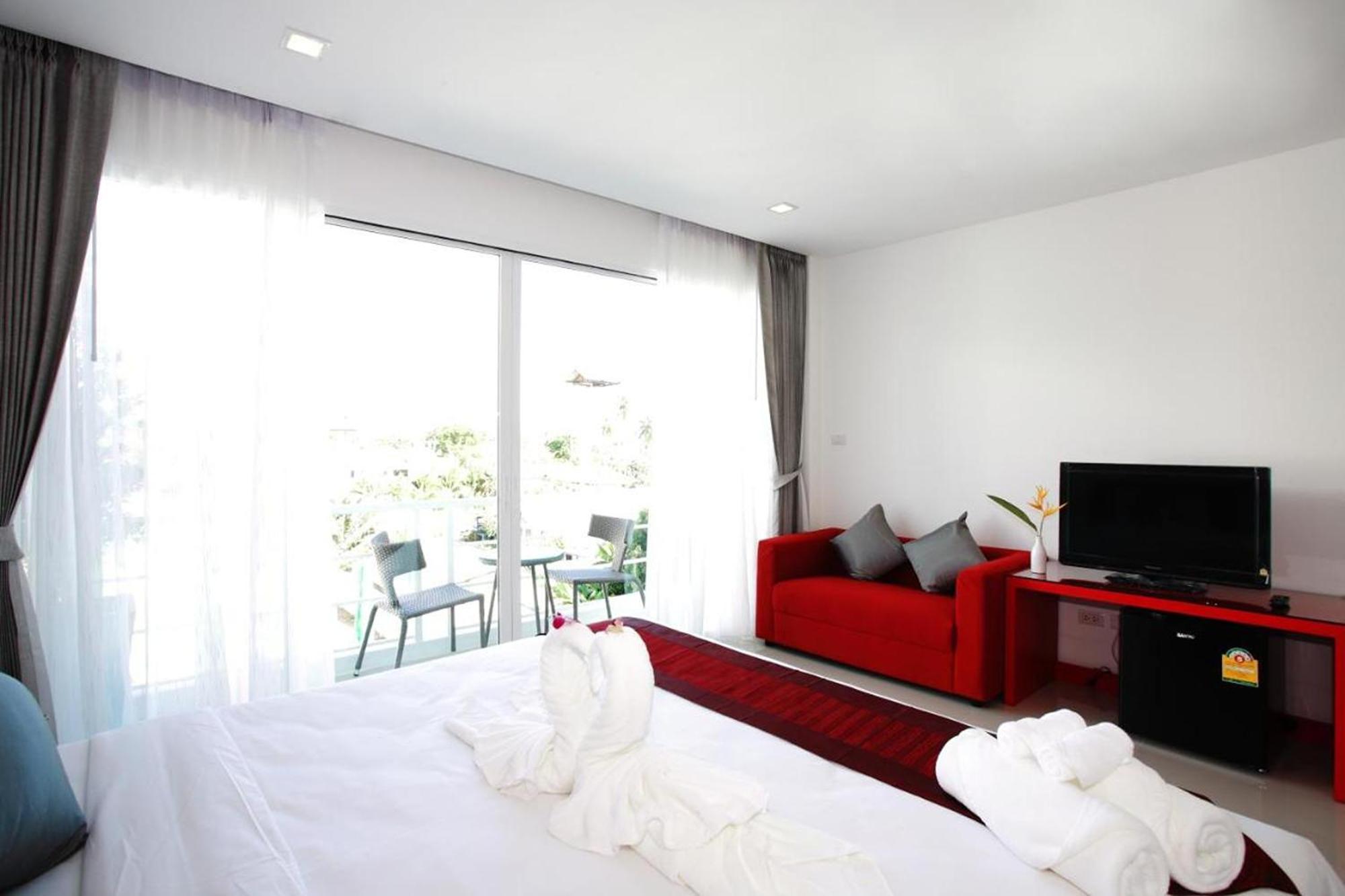 One World One Home Naiharn Hotel Rawai Exterior photo