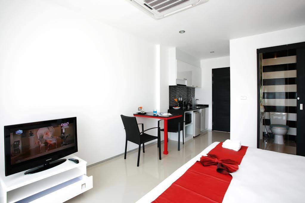 One World One Home Naiharn Hotel Rawai Exterior photo